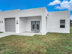 8233 Cozumel Ln in Sebring, FL - Building Photo - Building Photo