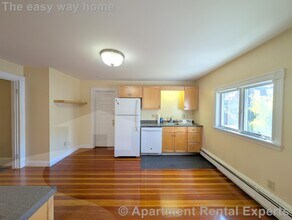 41 Bay State Ave in Somerville, MA - Foto de edificio - Building Photo