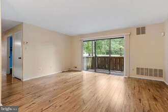 501 Lindsey Ct in Evesham, NJ - Building Photo - Building Photo