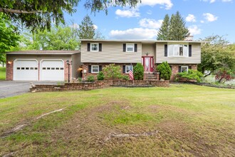 4998 Rockefeller Rd in Auburn, NY - Building Photo - Building Photo