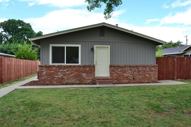 117 N Yolo St in Willows, CA - Building Photo - Building Photo