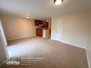327 Vallejo St in Petaluma, CA - Building Photo - Building Photo