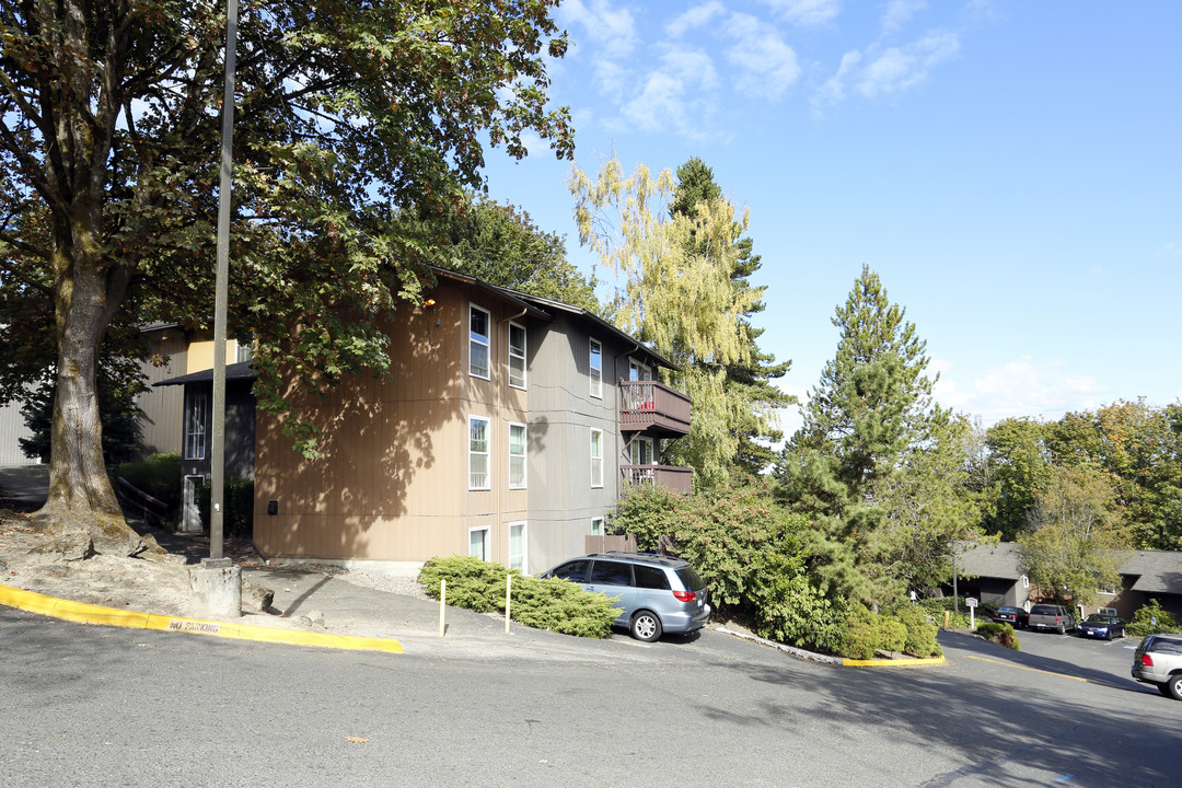 Whisperwood Apartments in Seattle, WA - Foto de edificio