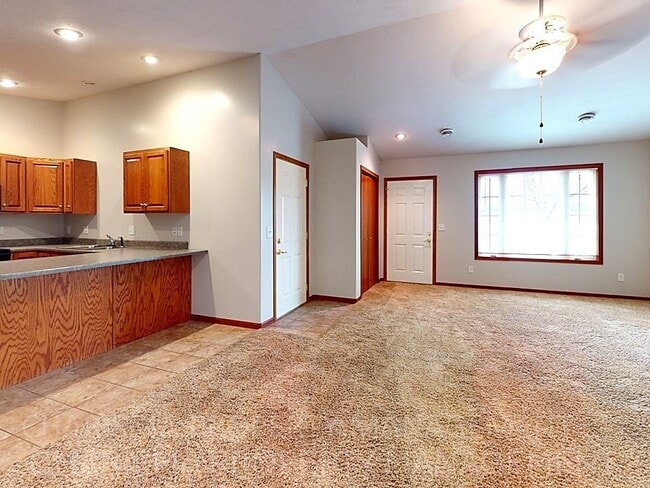 522 9th Ave in Brandon, SD - Foto de edificio - Building Photo