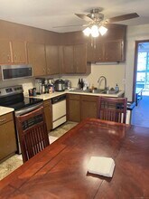 671 Wilson St, Unit 4 in Waterbury, CT - Building Photo - Building Photo