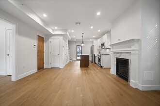 4 Albion Pl in Boston, MA - Building Photo - Building Photo