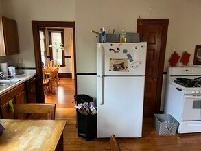 195 College Ave, Unit 2 in Somerville, MA - Building Photo - Building Photo