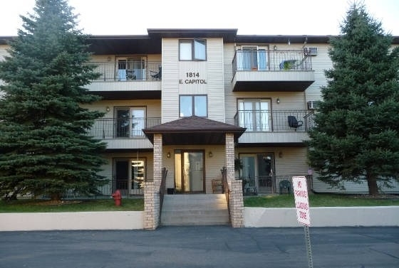 Capitol Apartments in Bismarck, ND - Building Photo