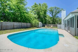 10062 Hawks Hollow Rd in Jacksonville, FL - Building Photo