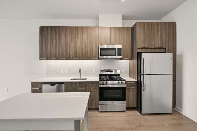 Cortland Columbia Pike in Arlington, VA - Building Photo - Building Photo