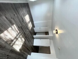 21 Tillinghast St in Newark, NJ - Building Photo