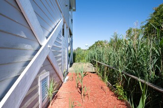 326 E Dolphin Dr in Oak Island, NC - Building Photo - Building Photo