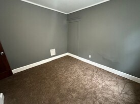 192 Atwater St, Unit 2 in West Haven, CT - Building Photo
