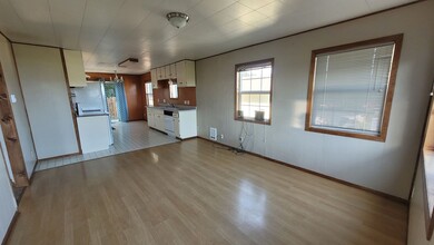63647-63649 Andrews Rd in Coos Bay, OR - Building Photo - Building Photo