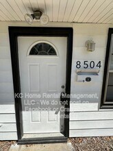 8504 Ruskin Way in Kansas City, MO - Building Photo - Building Photo