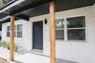 5642 Birr Ct in Orlando, FL - Foto de edificio - Building Photo