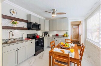 279 Hach Ln in West Palm Beach, FL - Foto de edificio - Building Photo