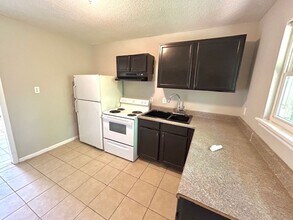 3902 Buttercup Dr SW in Huntsville, AL - Building Photo - Building Photo