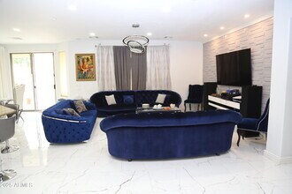 6008 W Questa Dr in Glendale, AZ - Building Photo - Building Photo