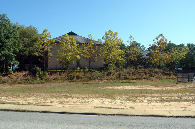 Creekside Village Apartments in Florence, SC - Building Photo - Building Photo