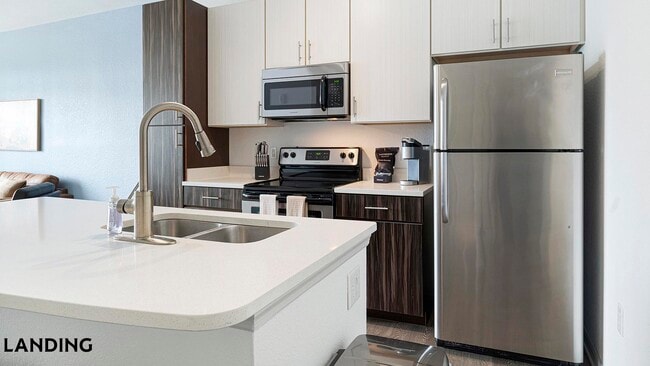 9301 Summit Centre Way, Unit 1303 in Orlando, FL - Building Photo - Building Photo