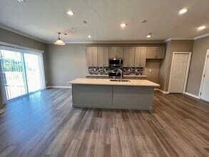 2105 Canterbury Dr in Imperial, PA - Building Photo - Building Photo