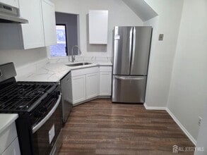 2006 Bayhead Dr in Sayreville, NJ - Building Photo - Building Photo