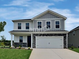 11131 Callahorn Dr in Charlotte, NC - Building Photo