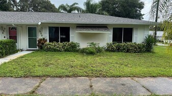 724 Downing St in New Smyrna Beach, FL - Building Photo