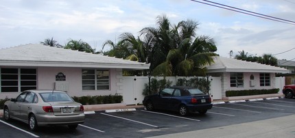 North Victoria Park Road Apartments in Fort Lauderdale, FL - Building Photo - Building Photo