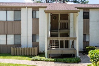 Marina Vista Condominiums in Montgomery, TX - Building Photo - Building Photo