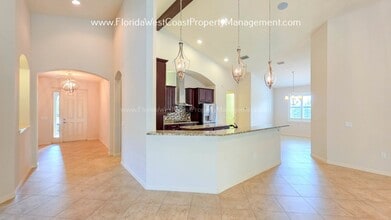 724 Rosemary Cir in Bradenton, FL - Building Photo - Building Photo