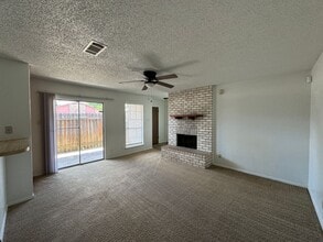 2112 Hinkle Ave-Unit -#B in Killeen, TX - Building Photo - Building Photo