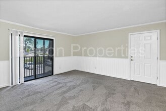 1218 Old Manor Rd in Columbia, SC - Foto de edificio - Building Photo