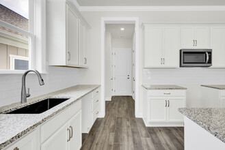 6692 Star Dr in Sherrills Ford, NC - Building Photo - Building Photo