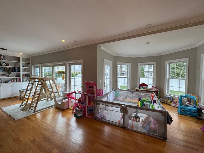 43 Canterbury Rd in Waltham, MA - Building Photo - Building Photo