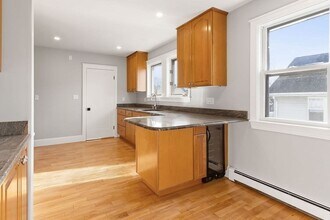17 George St, Unit 17 in Watertown, MA - Foto de edificio - Building Photo
