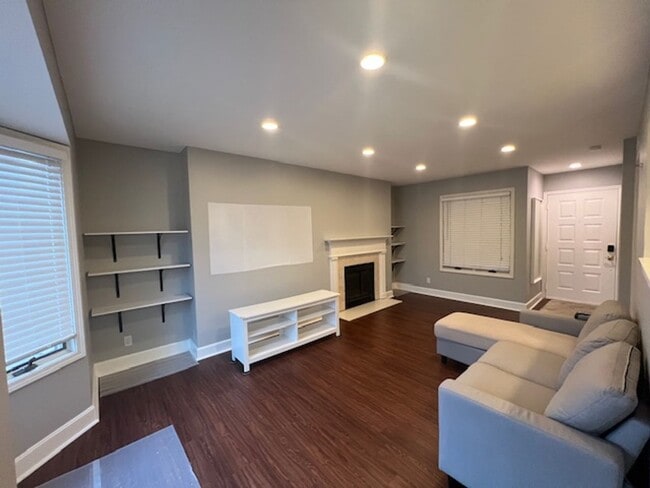 property at 4318 Belleview Ave