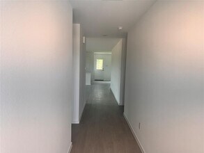 25668 Rose Creek Dr in Cleveland, TX - Building Photo - Building Photo