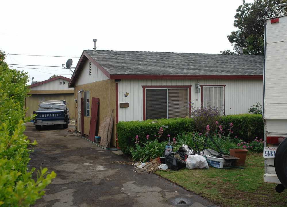 80-86 Warner St in Ventura, CA - Foto de edificio