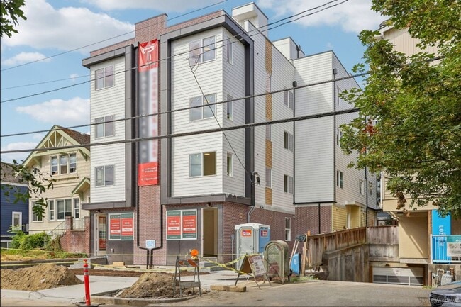 4729 21st Ave NE in Seattle, WA - Building Photo - Building Photo