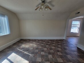 624 Jefferson St NE, Unit #2 in Minneapolis, MN - Building Photo - Building Photo
