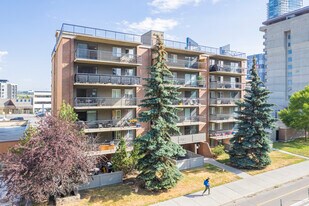 1320 12th Ave SW in Calgary, AB - Building Photo