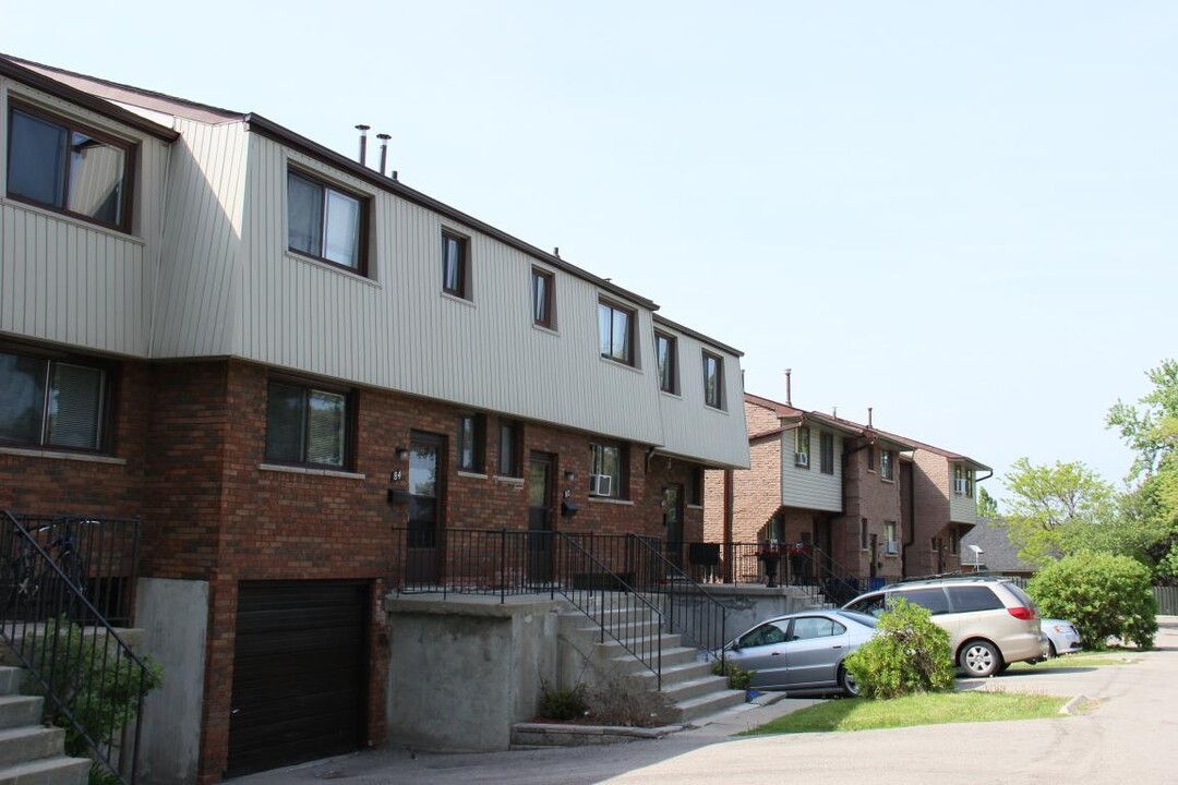 Rice Avenue Townhomes in Hamilton, ON - Building Photo