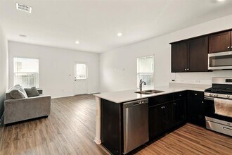 13803 Tordillo Dr in Elgin, TX - Building Photo - Building Photo