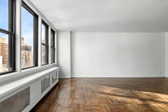 500A E 87th St in New York, NY - Building Photo - Building Photo