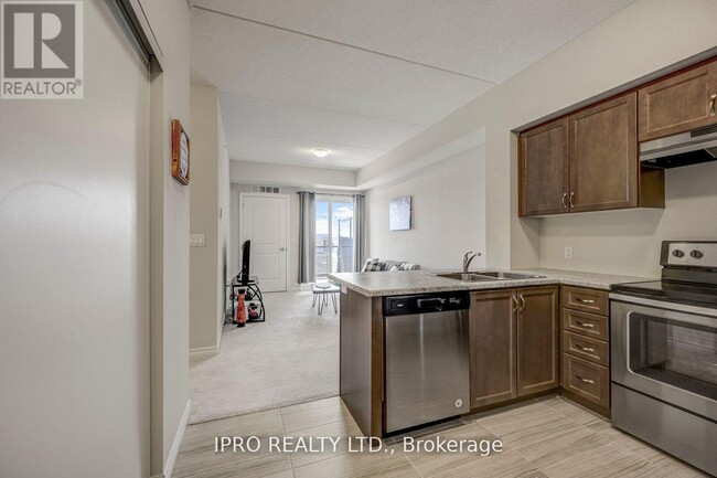 620-620 Sauve St in Milton, ON - Building Photo - Building Photo