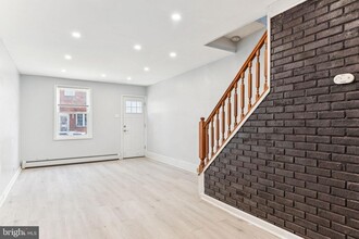3054 Almond St in Philadelphia, PA - Building Photo - Building Photo