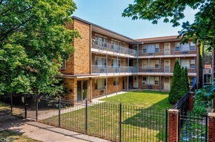 8029 S Dobson Ave in Chicago, IL - Building Photo