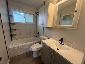 7009 S 79th St in La Vista, NE - Building Photo - Building Photo